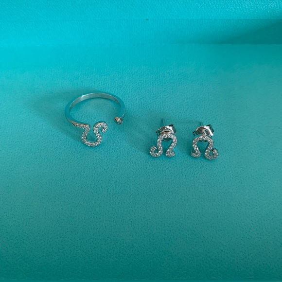 Sterling Silver earrings and matching ring. Stamped 925 - Picture 2 of 5